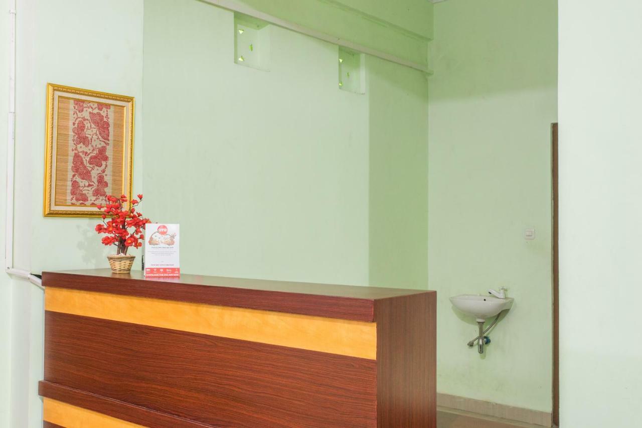 Oyo 1419 Rhona Guest House Syariah Yogyakarta Esterno foto